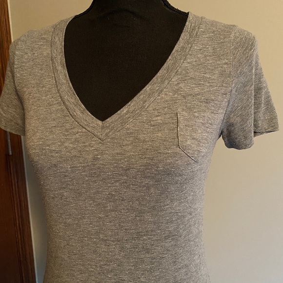 Deep V-Neck - Picture 2 of 3